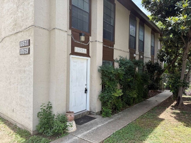 Photo - 10571 Starcrest-