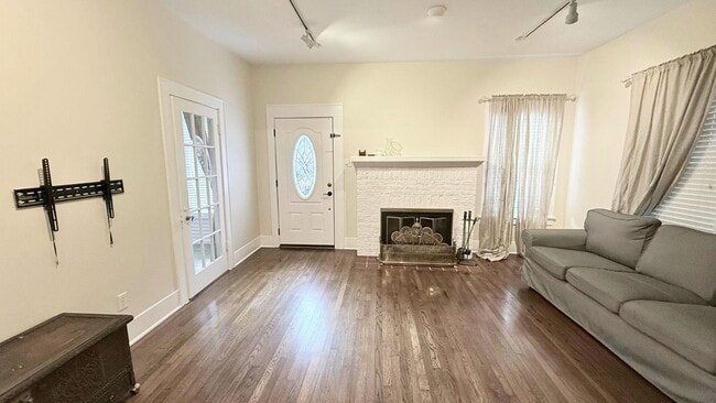 Photo - 2220 Avalon Pl