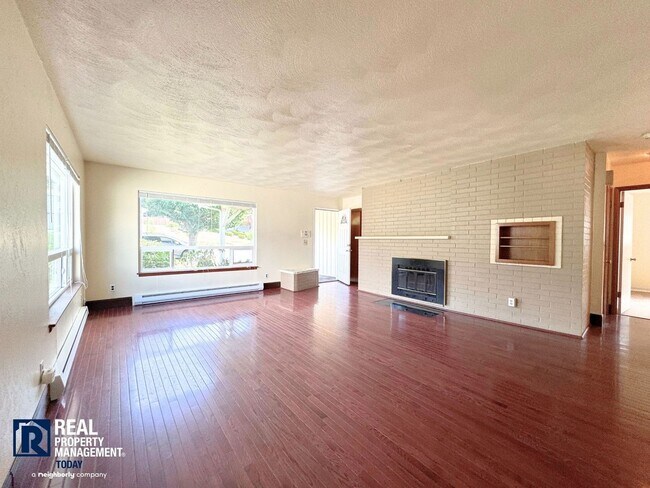 Photo - Charming 2 Bedroom In Fircrest! Unidad Upper