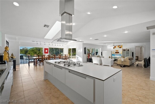 Photo - 319 Pirates Bight