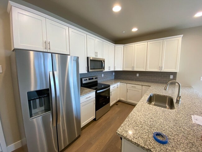 Photo - Stunning 4-Bedroom Duplex in Desirable Alpine Vista Neighborhood