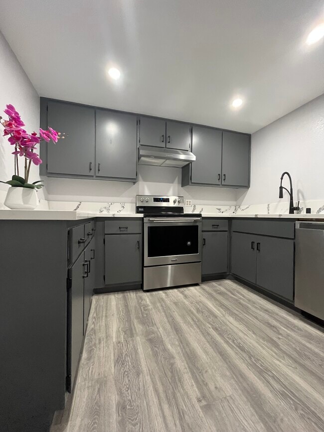 Photo - 1601 E Cypress St Condo Unit 1601-B