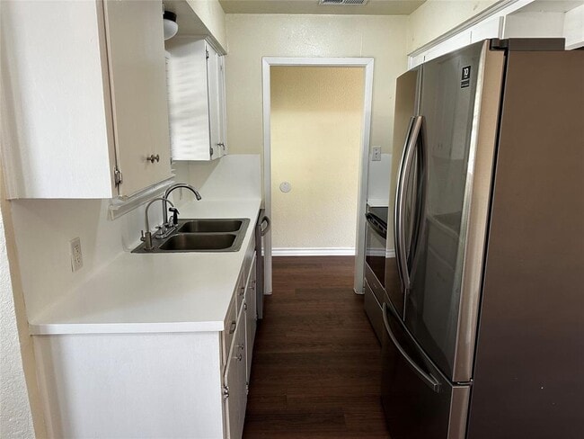 Photo - 204 Thompson St