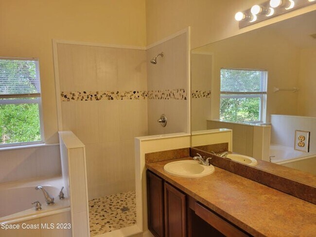 Photo - Beautiful Spacious Home