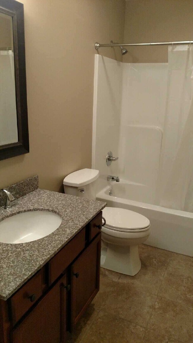 Photo - 204 Hollow Dr