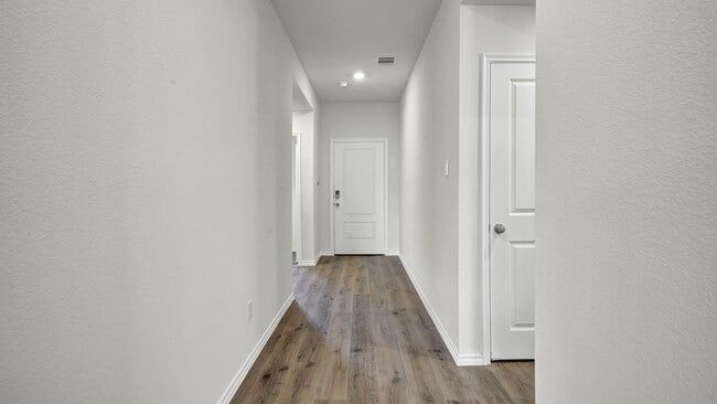 Photo - 220 Greenshade Ln