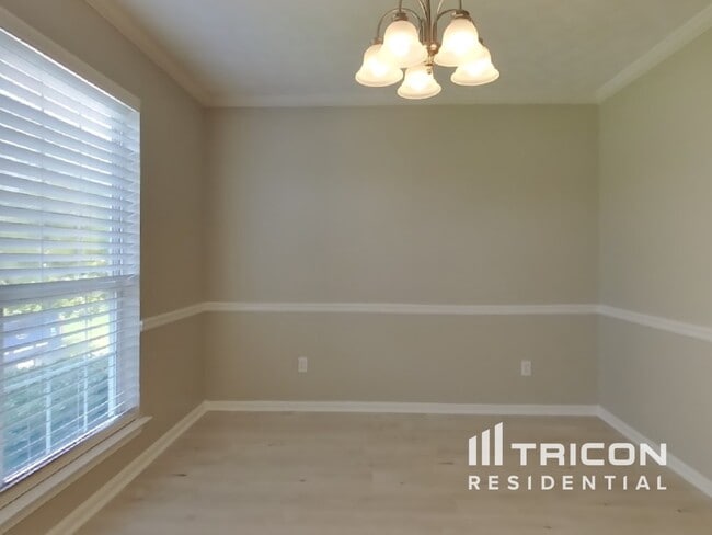 Photo - 1951 Hidden Valley Dr SW