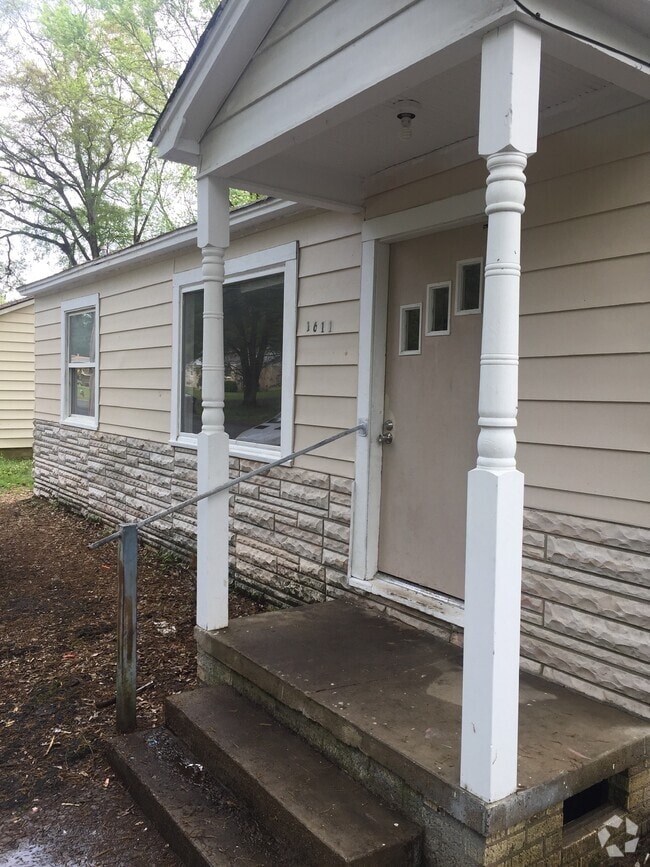 Building Photo - 1611 E Sullenberger Ave Rental