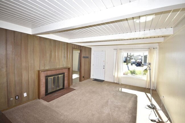 Photo - 2305 Cottage Way