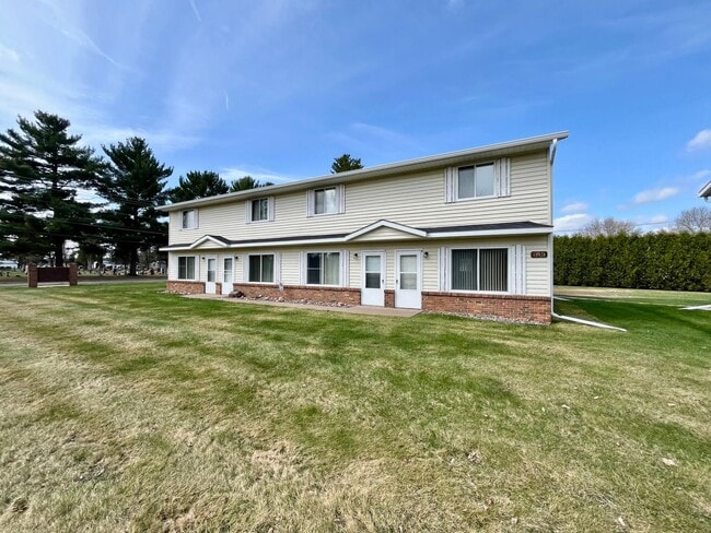 Building Photo - 600 Hollywood Dr Unit 4
