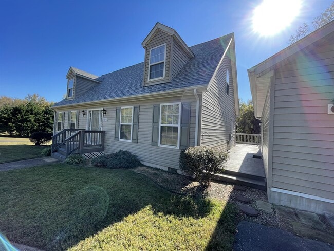 Building Photo - 10197 Madison Dr