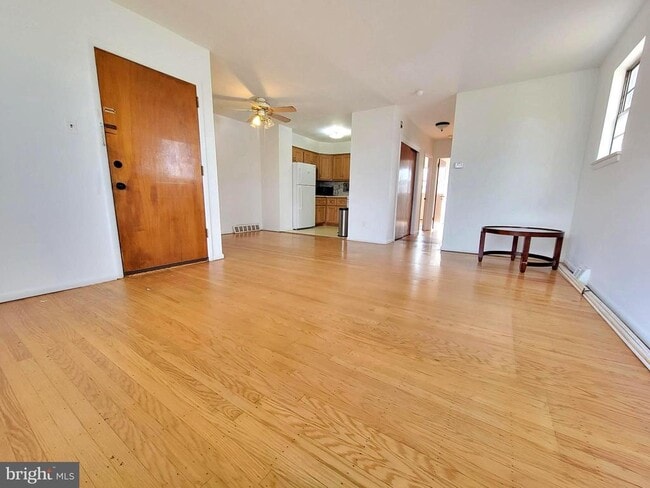 Photo - 628 W Providence Rd