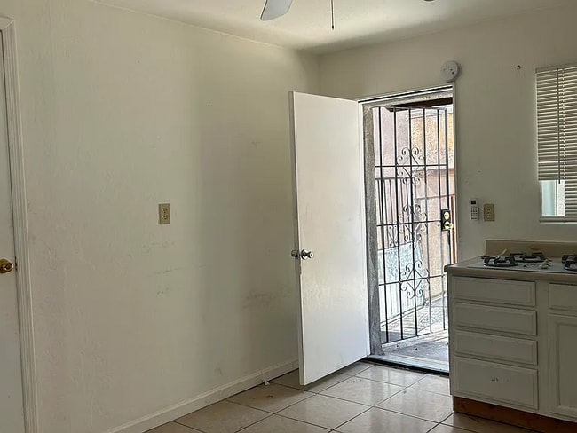 Photo - 1217 W Wabash St