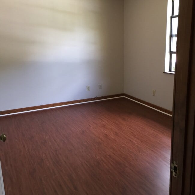 Photo - 75 Ezzard St