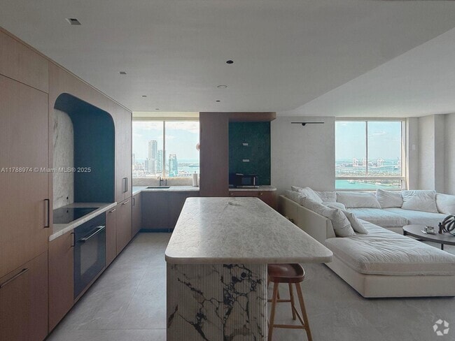 Building Photo - 1330 West Ave Unit 3102 Rental
