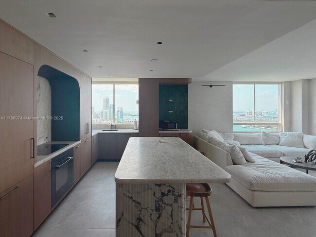 Photo - 1330 West Ave Unidad 3102 Rental