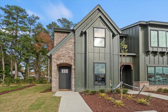 Building Photo - 1300 Twelve Oaks Ln