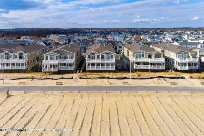 Building Photo - 221 Beach Front Unit 1