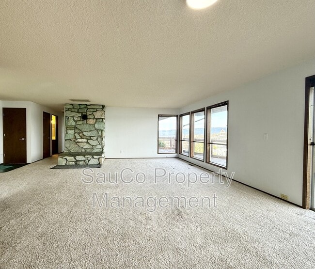 Photo - 344 S 2nd St