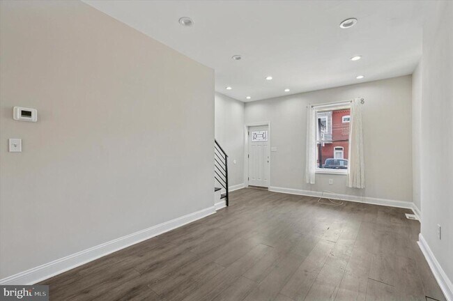 Photo - 2835 W Montgomery Ave