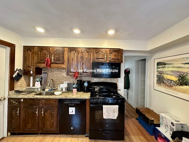 Photo - 352 Main St Unidad 2