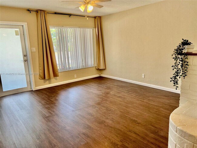 Photo - 20 SE 13th Terrace