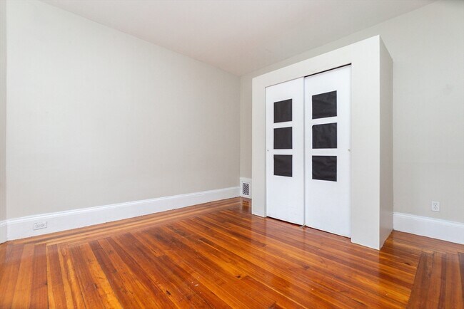 Photo - 24 Aberdeen Rd Unit 24