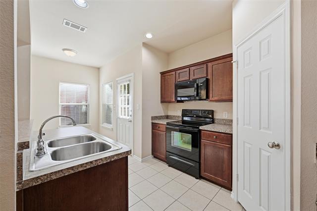 Photo - 813 Parkplace Ridge