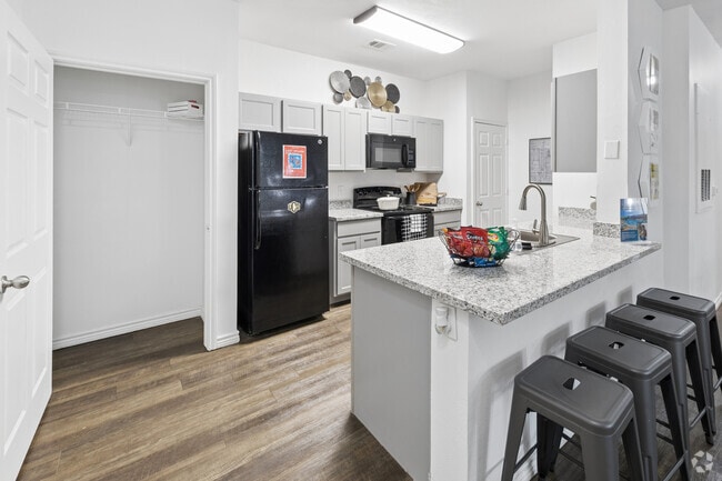 4BR, 4BA - 1,333SF - Kitchen