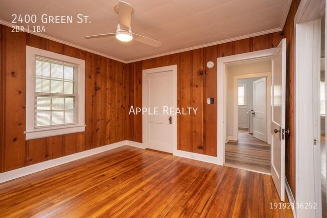 Photo - 2400 Green St