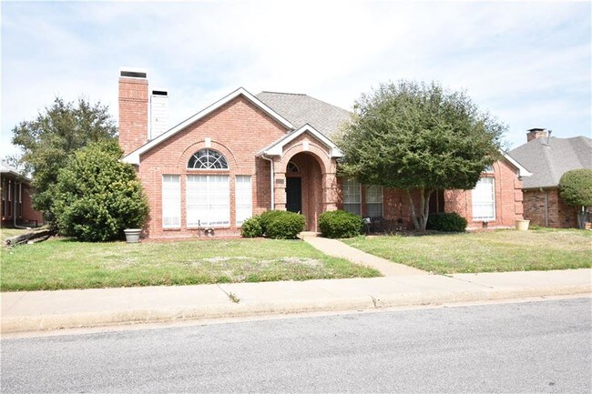 Apartments For Rent In 75287 Dallas Tx Forrent 4039 Cedarview Rd 482 Min Ago Dallas Tx 75287 3 Beds 2 250