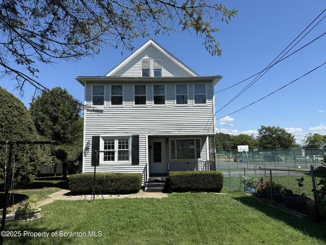 Building Photo - 1906 Farr St Rental