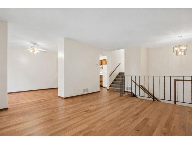 Photo - 2489 Woodbridge St