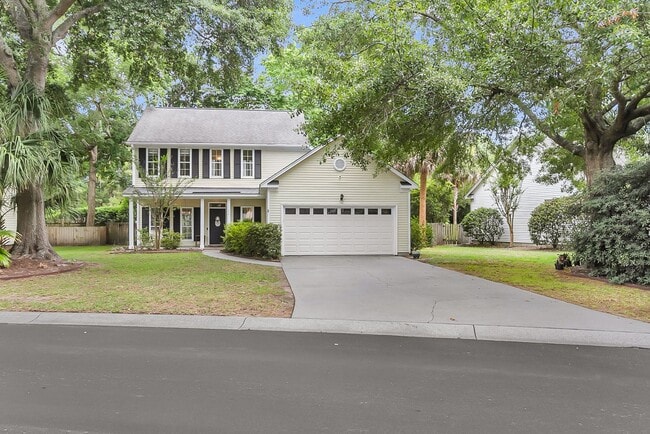 Building Photo - Coastal Convenience in the Heart of Mount Pleasant