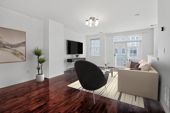 Building Photo - 326 Midland Ct