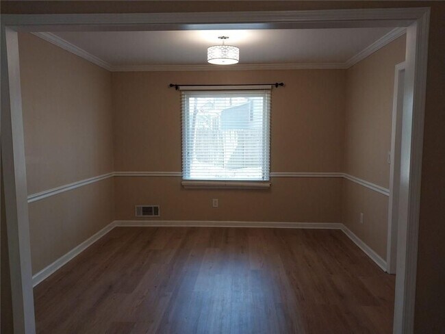 Photo - 4820 Westbourne Dr