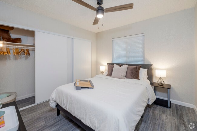 2 habitaciones, 2 baños, 925 pies cuadrados, segundo dormitorio - U @ 19th Apartments