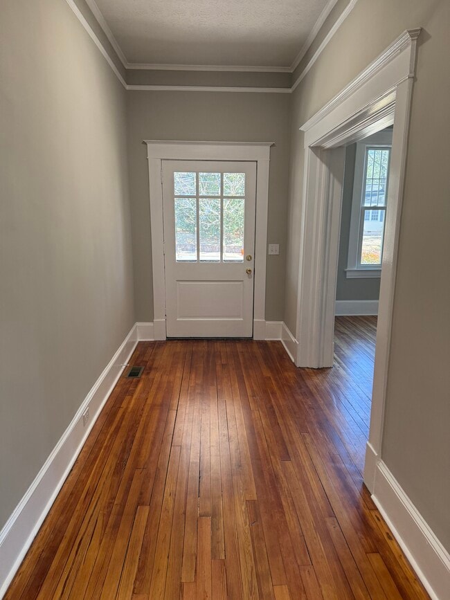 Photo - 1930 S Lumpkin St