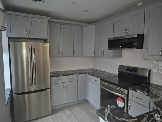 Building Photo - 209 Endicott St Unit 2 Rental