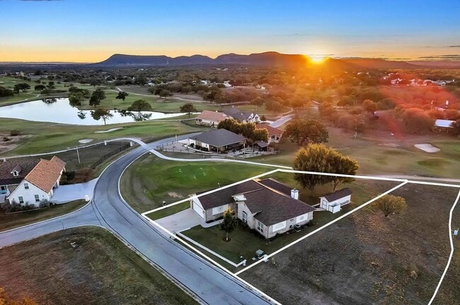 Building Photo - 114 Friend's Wood Ave