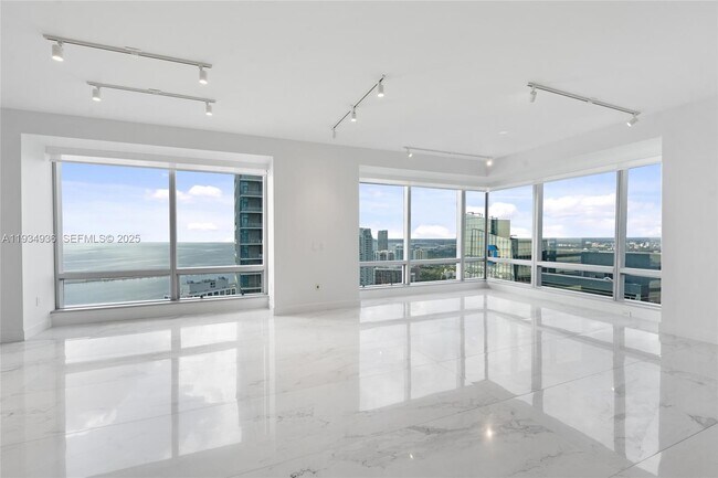 Building Photo - 1425 Brickell Ave Unit 47B