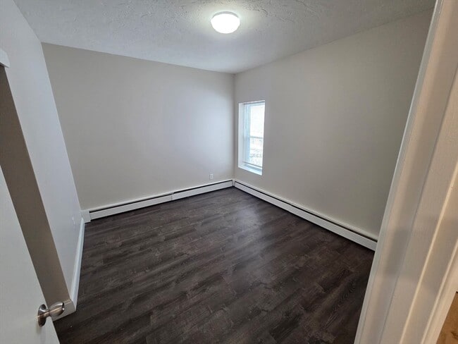 Photo - 25 Ekman St Unit 3 H