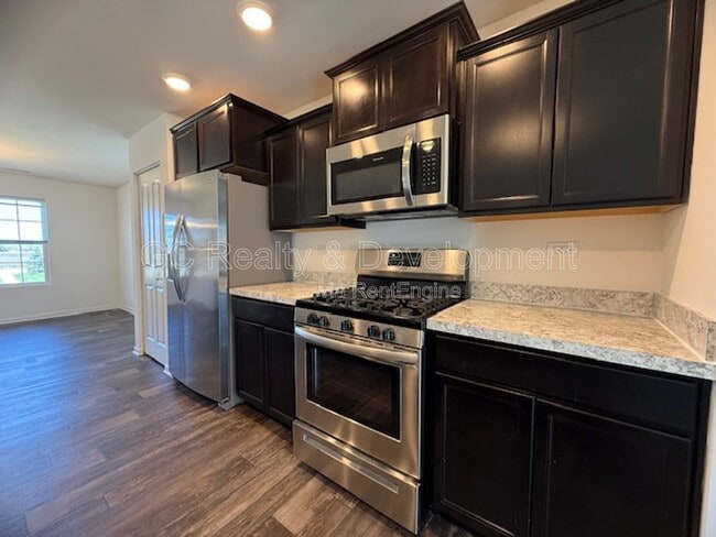 Photo - 2372 Upland Rd