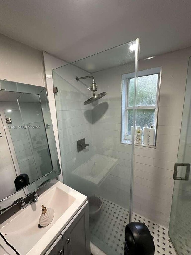 Photo - 10070 E Bay Harbor Dr Unit 70B