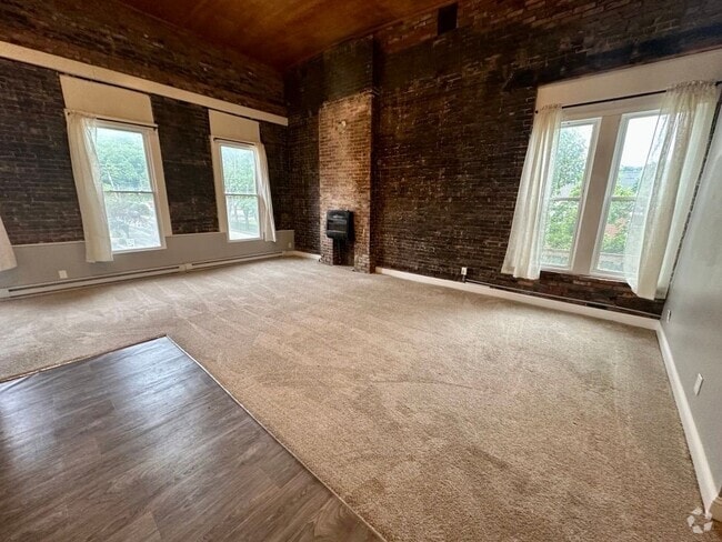 Building Photo - 374 3rd St Rental