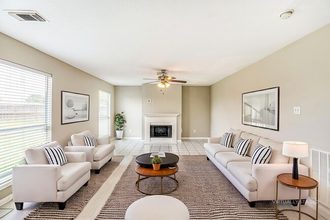 Photo - 518 Foxglove Dr