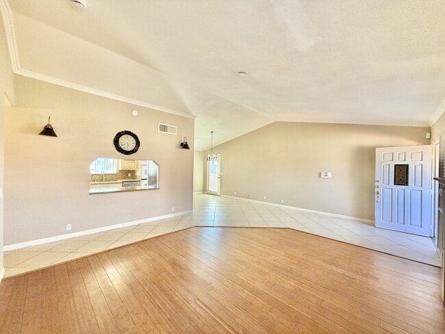Photo - 5135 Edna Ave