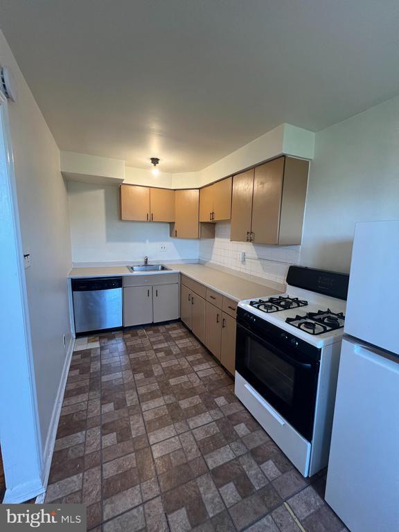Photo - 4004 Gideon Rd