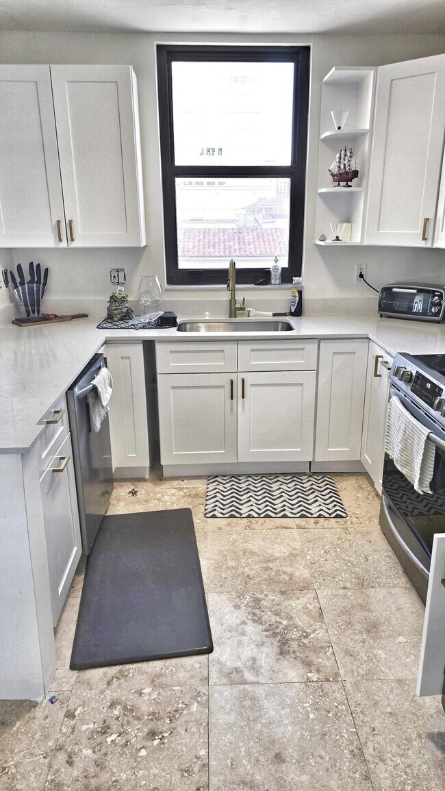 Photo - 651 Okeechobee Blvd Unit 312