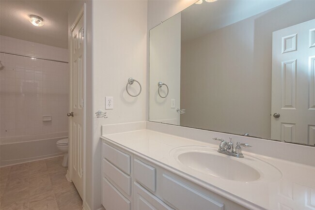 Photo - 18118 Billabong Crescent Ct